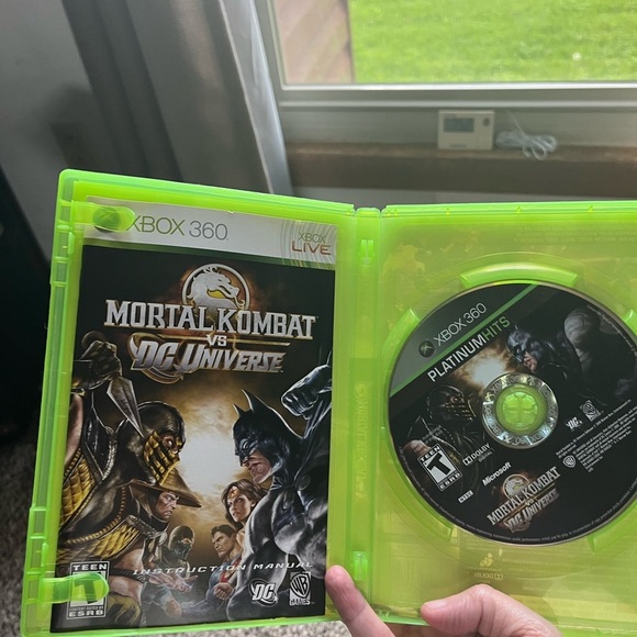Mortal Kombat vs. DC Universe 360 Game - Green Case - Picture 2 of 3